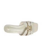 Sandalias slip on Dari para mujer color hueso